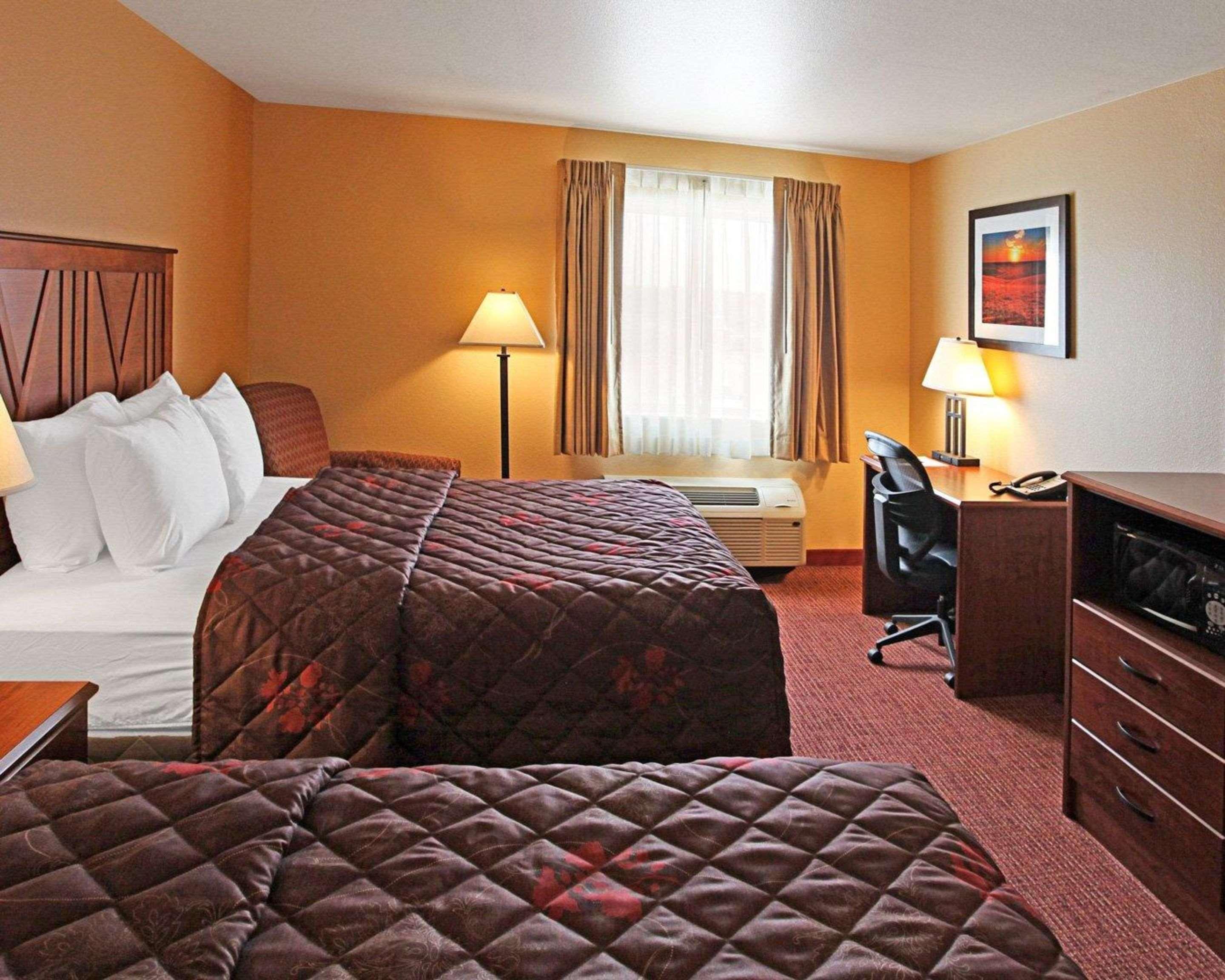 Rodeway Inn & Suites Phillipsburg Exterior photo