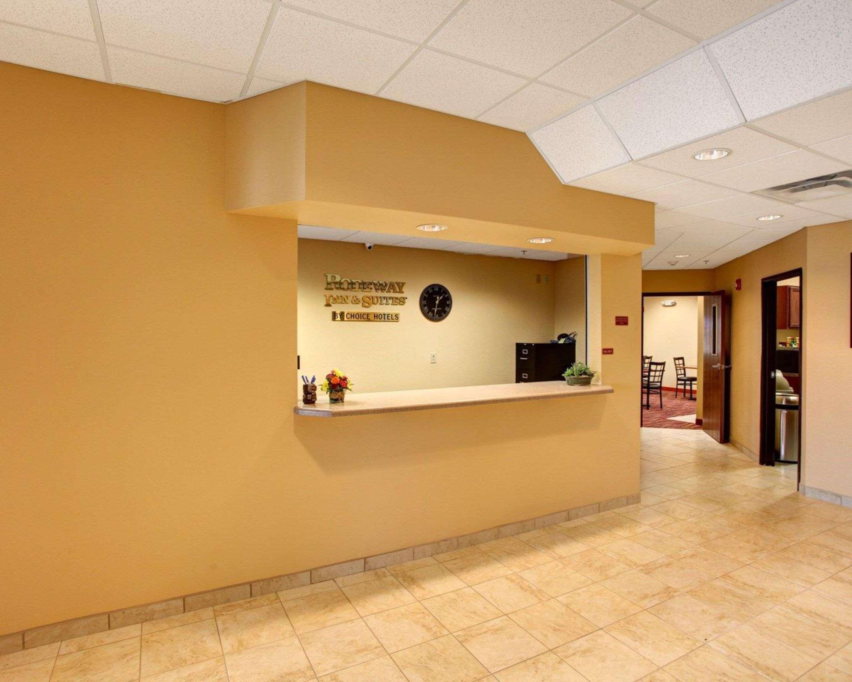 Rodeway Inn & Suites Phillipsburg Exterior photo