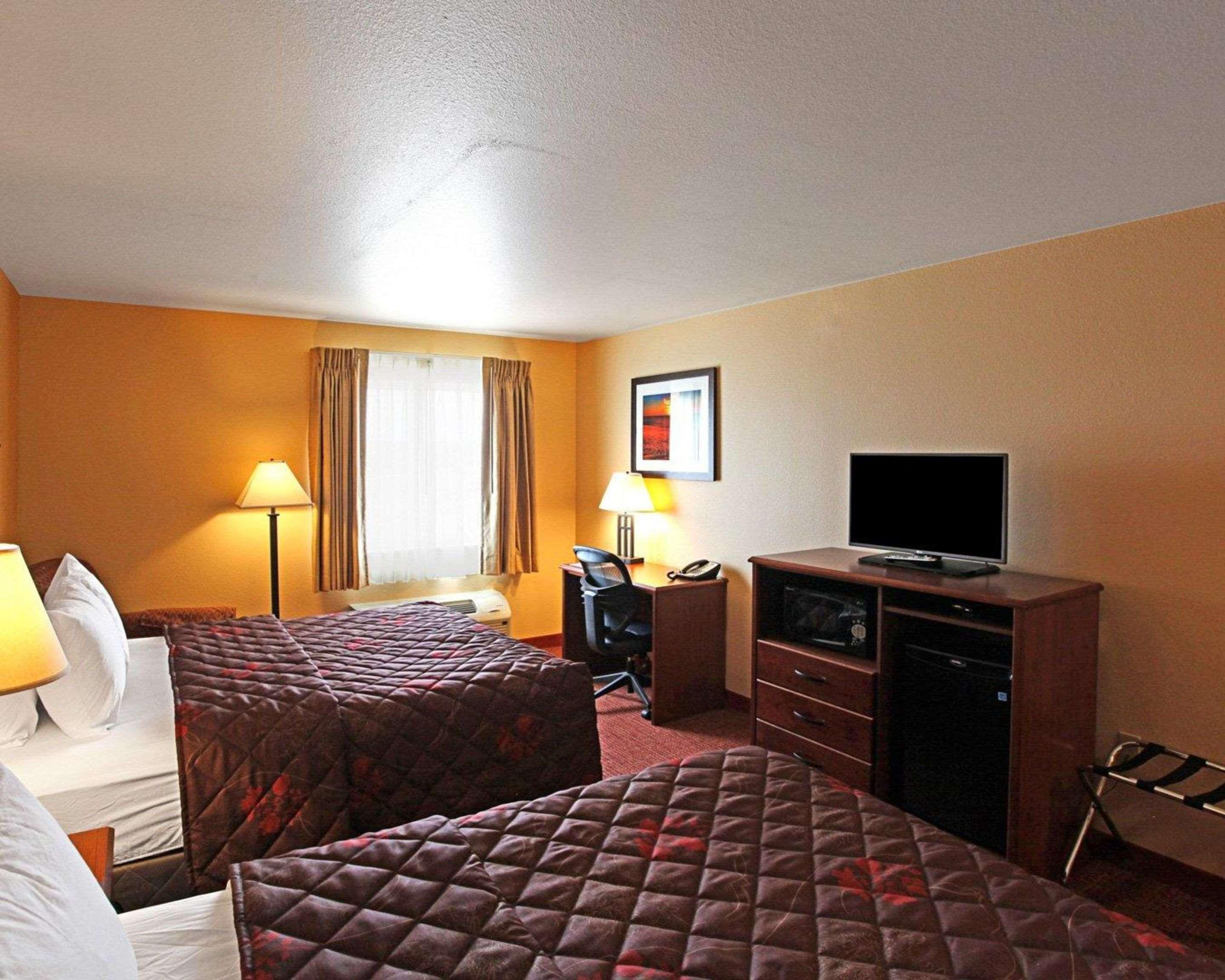 Rodeway Inn & Suites Phillipsburg Exterior photo